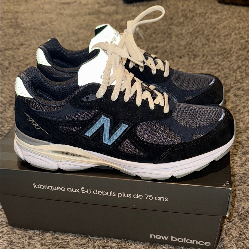 New Balance 990v3 Men’s Size 10
M990KI3